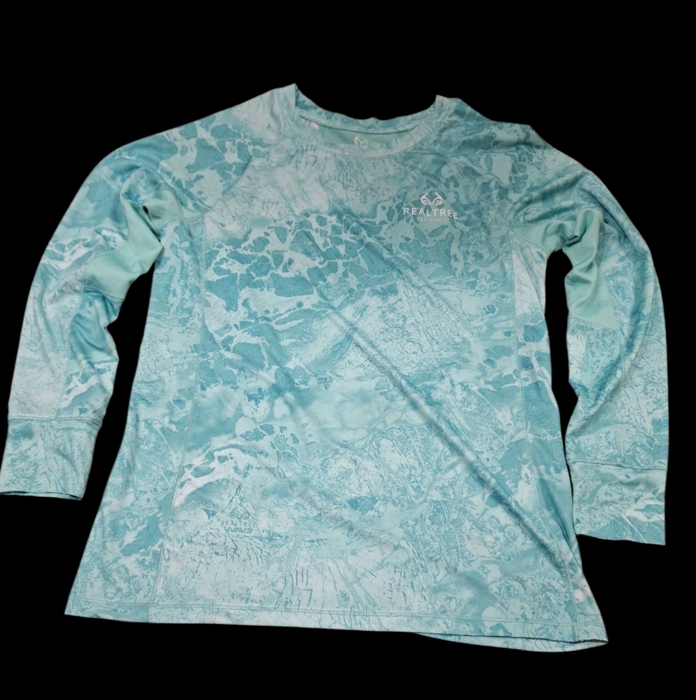 "Realtree" Aqua Camouflage Long Sleeve Top. Silky and Stretchy Sz.S, Like new...